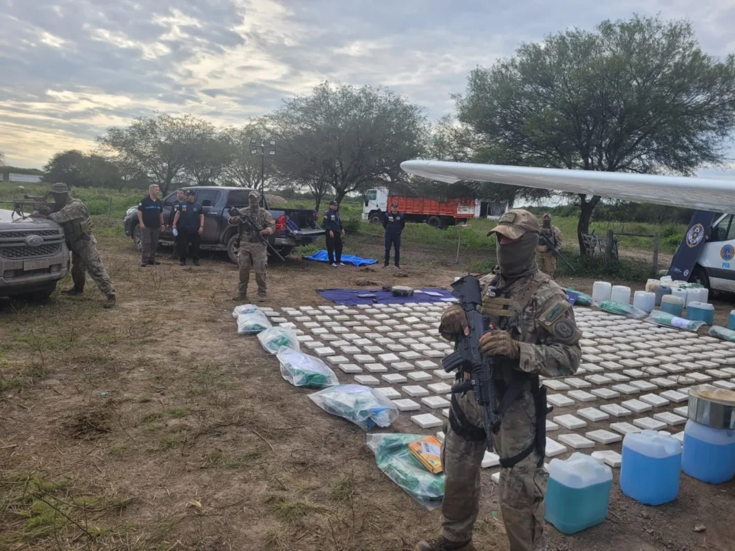 Avioneta Cessna 210 incautada en operativo antidrogas en Vera, Santa Fe