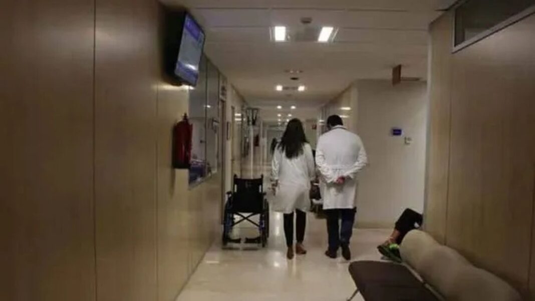 Profesionales de la salud en un hospital público de Santa Fe durante una jornada de formación