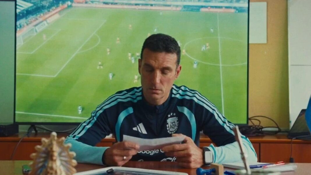 Lionel Scaloni con la lista de 26 convocados al Mundial 2026