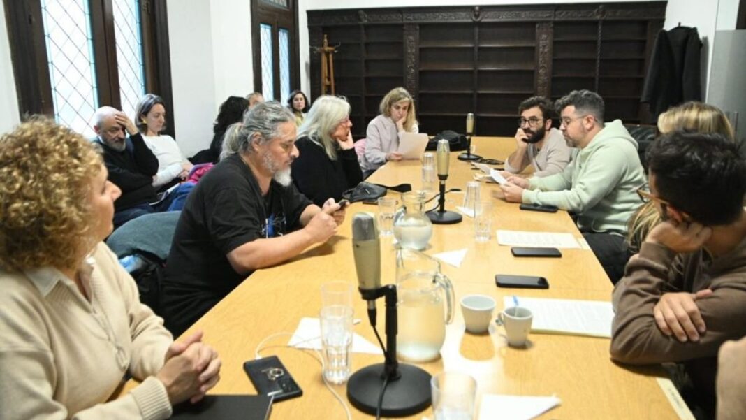 Reunión de artistas rosarinos con comisión de Cultura del Concejo Municipal