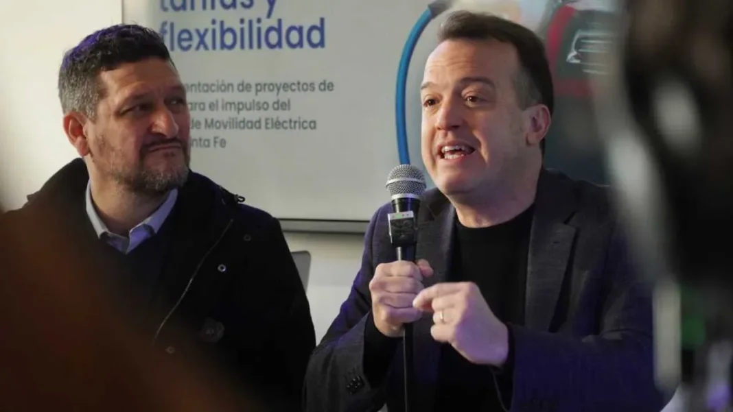 Diputado Joaquín Blanco presenta proyectos de movilidad eléctrica en Agroactiva