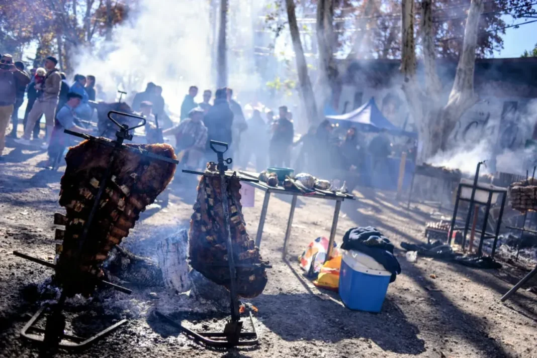 Campeonato de asado a la estaca en el Monumento a la Bandera durante el 20 de junio en Rosario