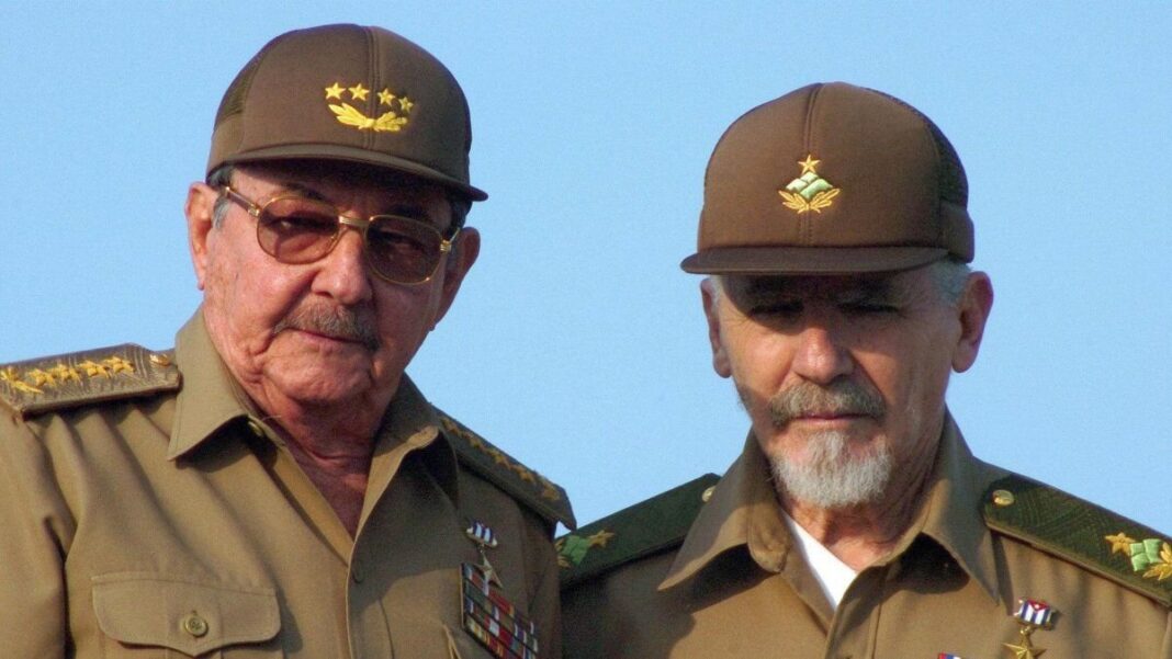 Retrato del comandante cubano Ramiro Valdés Menéndez