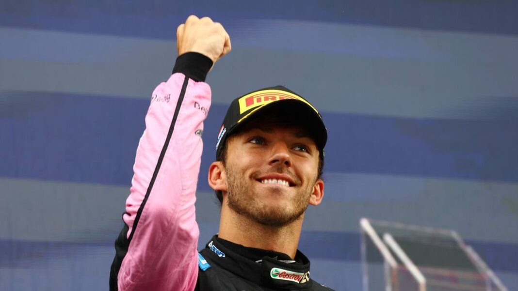 Pierre Gasly en el podio del Gran Premio de Mónaco