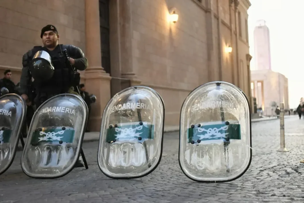 Operativo de seguridad en el Monumento a la Bandera