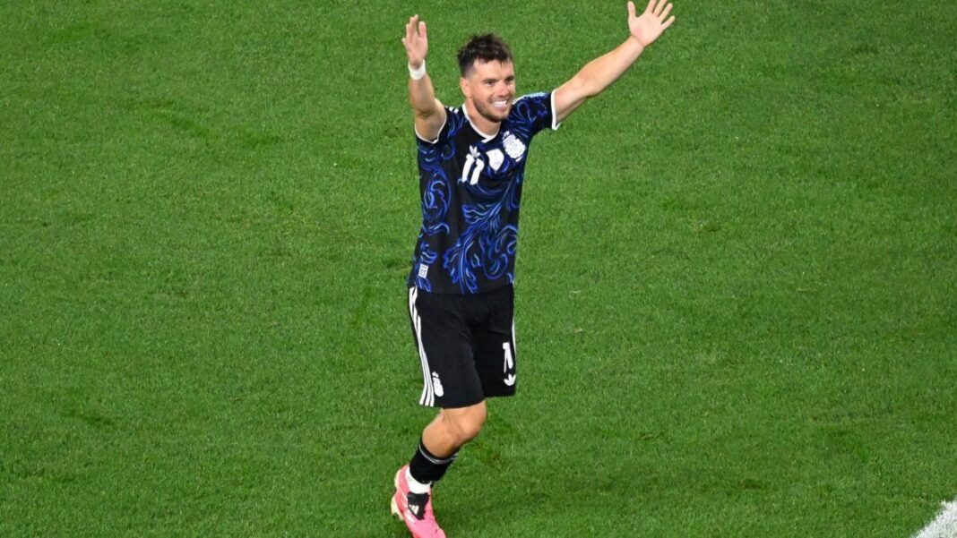 Giovani Lo Celso celebrando un gol con la camiseta de Argentina
