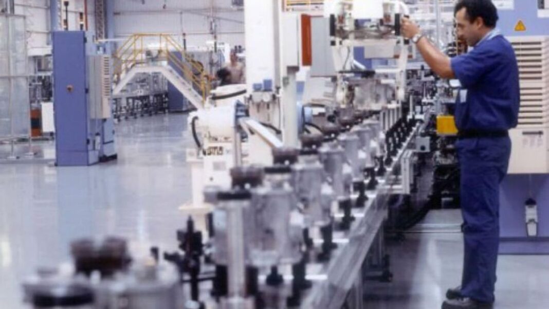 Gráfico de caída de la industria autopartista en 2026