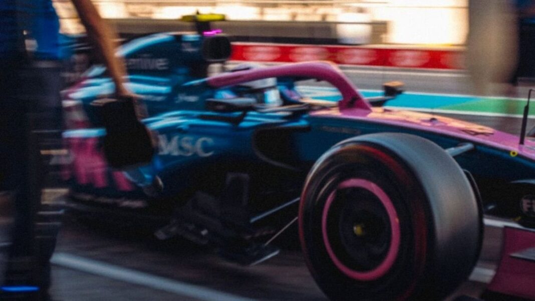 Lewis Hamilton celebrando su victoria con Ferrari en el Gran Premio de Barcelona