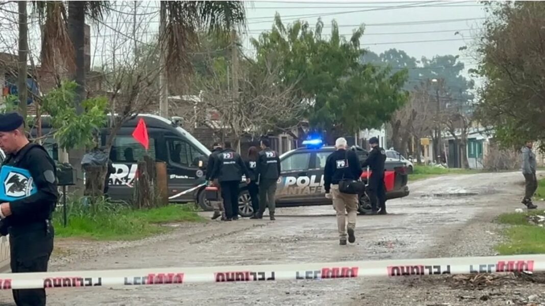 Imagen ilustrativa de un policía detenido