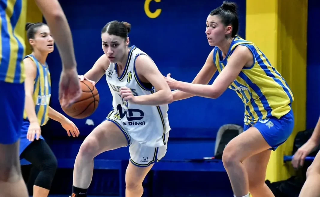 Foto de Juanjo Cavalcante del partido de básquet femenino