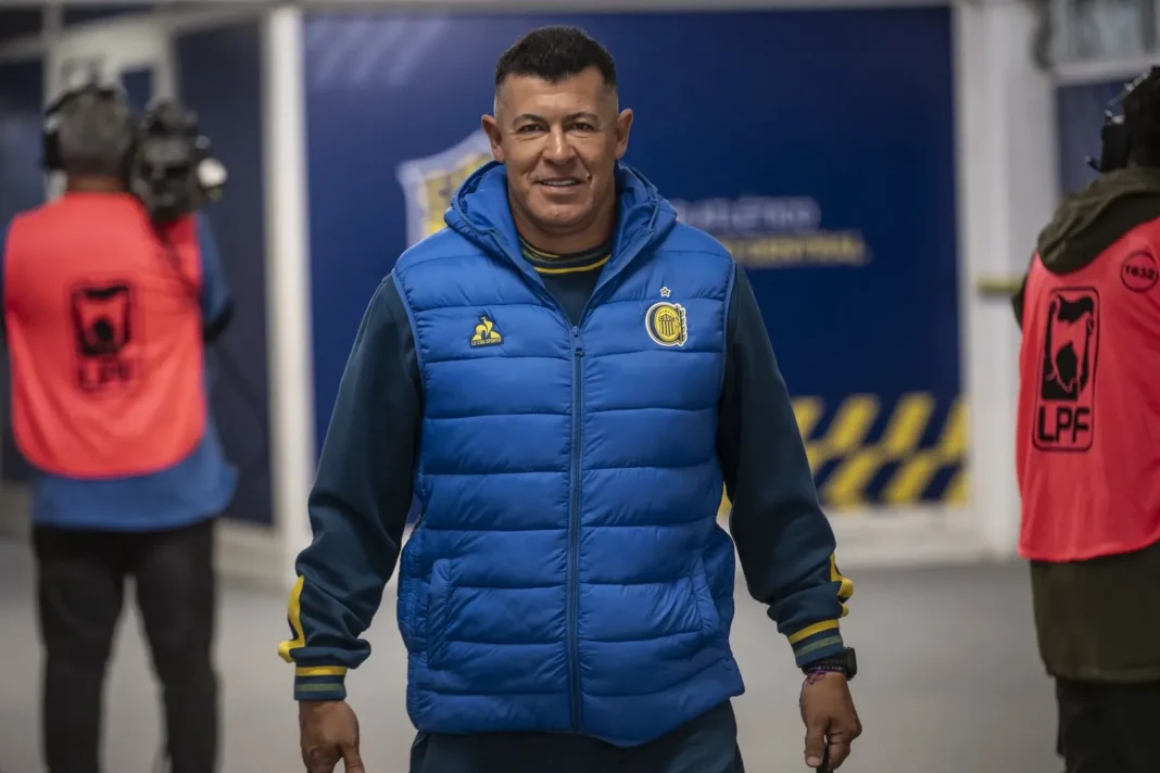 Escudo de Rosario Central sobre fondo celeste y blanco