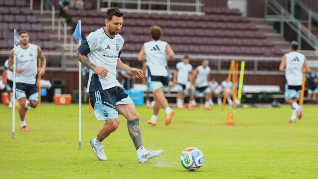Lionel Scaloni durante un entrenamiento de la selección argentina
