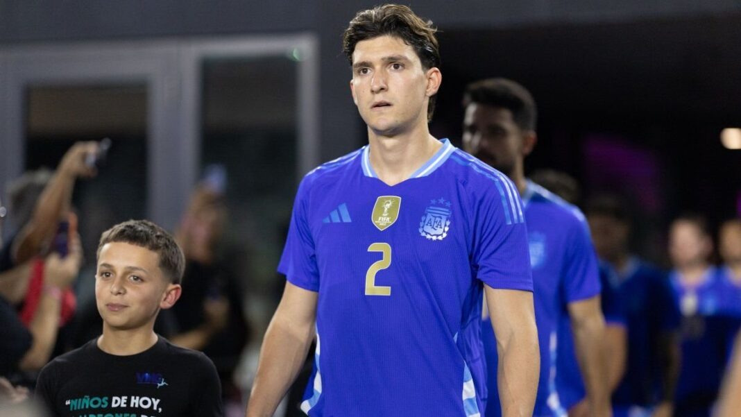 Leonardo Balerdi durante un entrenamiento de la selección argentina