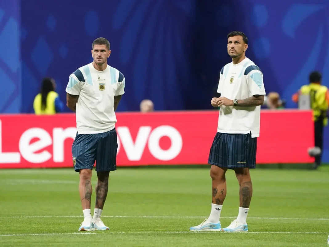 Jugadores de la selección argentina en el campo de juego del Mercedes-Benz Stadium de Atlanta