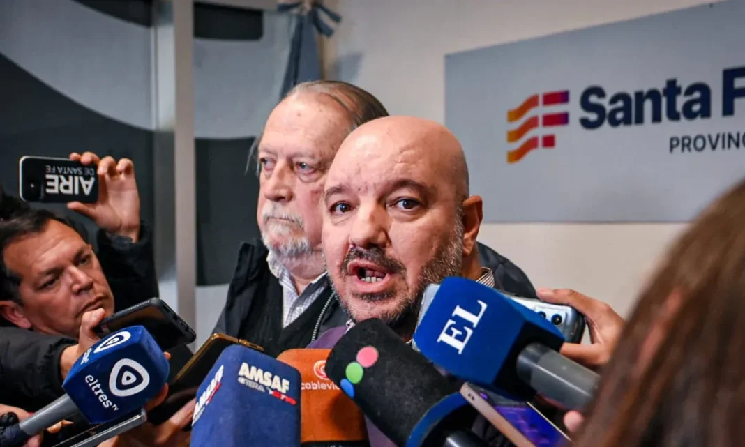 Docentes de Amsafé en asamblea provincial rechazando oferta paritaria