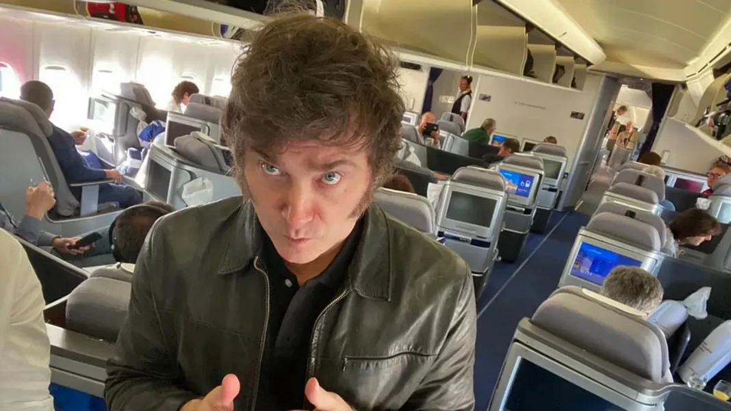 Presidente Javier Milei en un viaje oficial