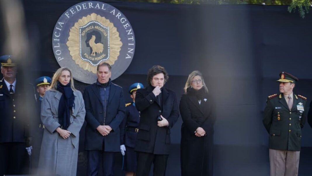 Presidente Javier Milei en acto homenaje a policías federales caídos en Buenos Aires