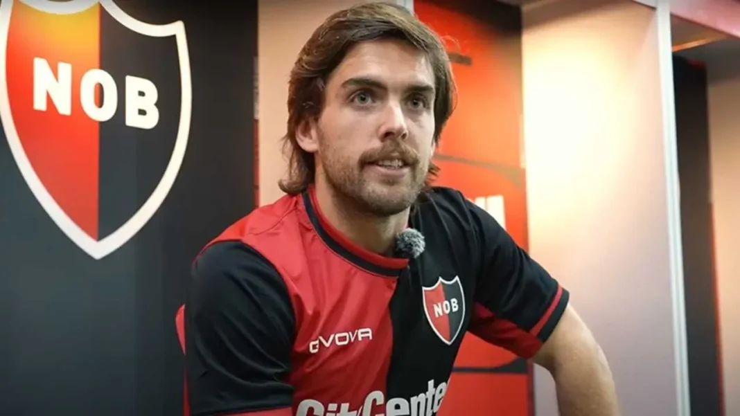 Escudo de Newell’s Old Boys en el estadio Parque Independencia