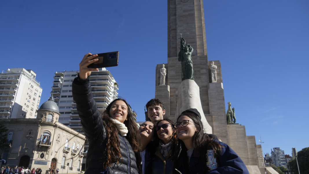 Turistas en Rosario durante fin de semana largo de julio 2025