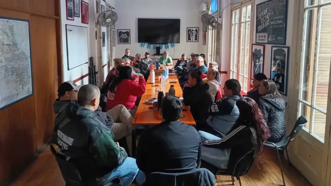 Concentración de trabajadores y organizaciones sociales en Rosario
