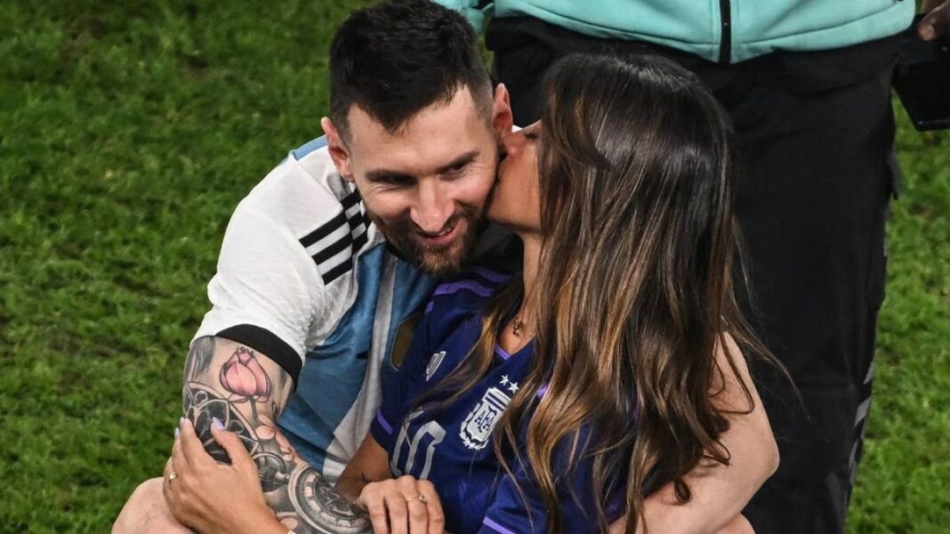 Antonela Roccuzzo junto a Lionel Messi y sus hijos