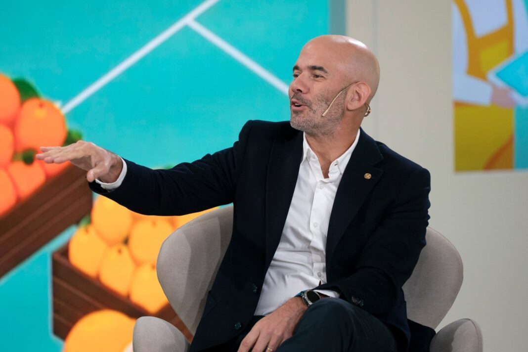 Campo de soja con tecnología agrícola