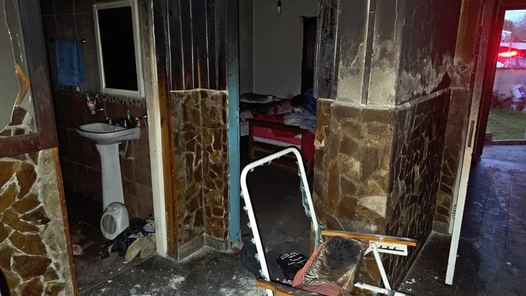 Vivienda afectada por incendio en Granadero Baigorria