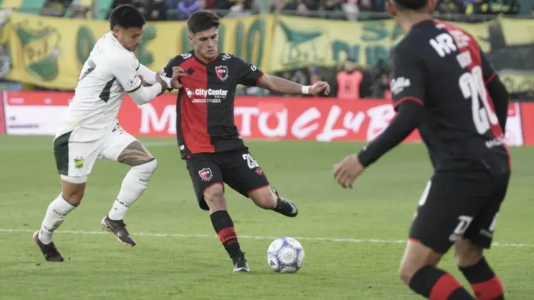 Newell’s Old Boys vs Defensa y Justicia en el Estadio Norberto Tito Tomaghello