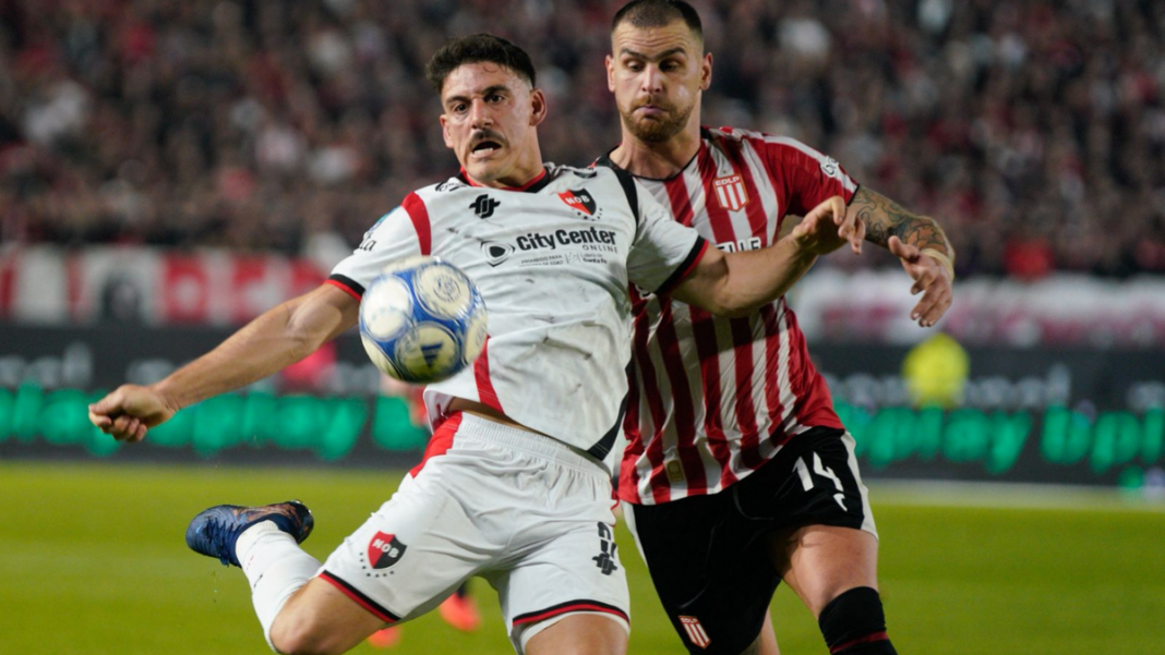 Estadio Jorge Luis Hirschi durante el partido entre Estudiantes y Newell's