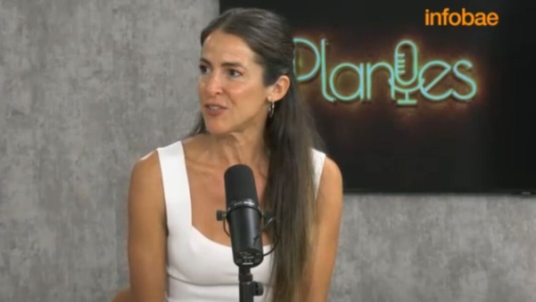 Agustina Lecouna durante una entrevista en Planes Podcast