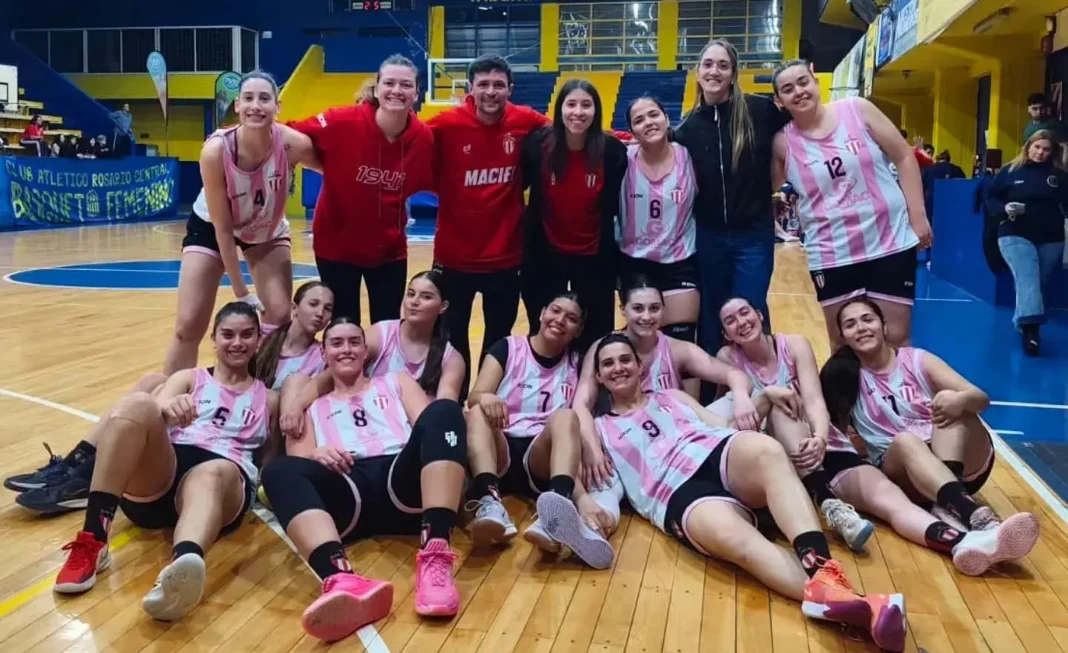 Partido de básquet femenino entre Náutico Sportivo Avellaneda y Ben Hur