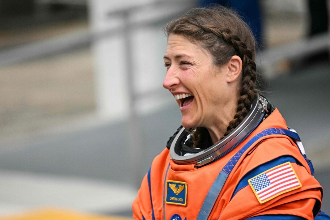 Christina Koch, astronauta de la NASA, durante la misión Artemis II