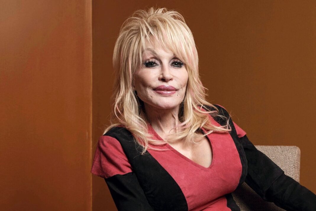 Dolly Parton en una presentación en vivo