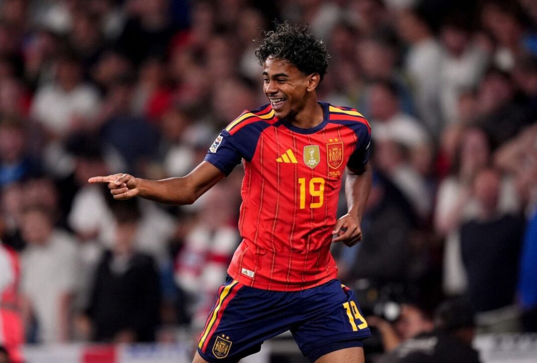 Jugadores de España festejan un gol ante Inglaterra en Wembley