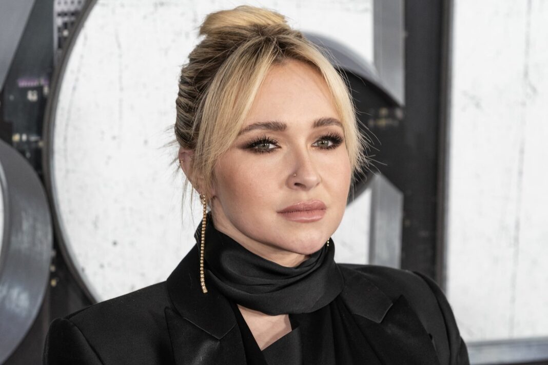 Hayden Panettiere en una alfombra roja