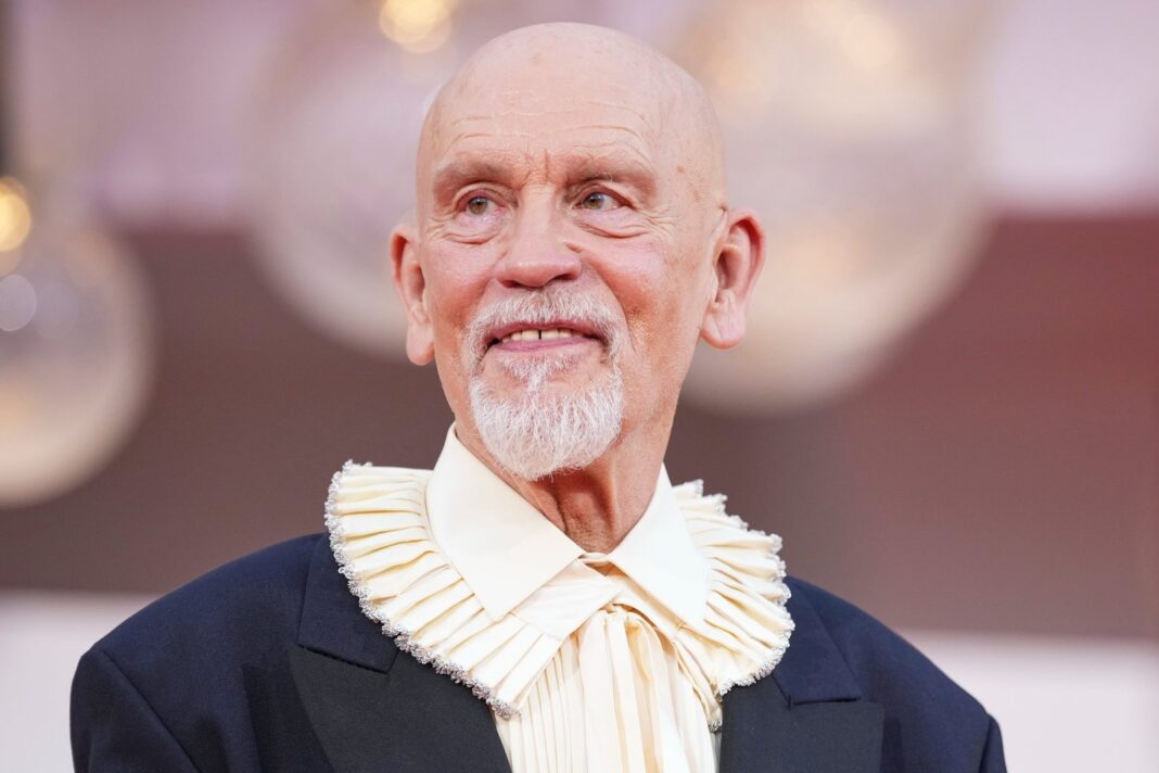 John Malkovich en una escena de Caballo salvaje nueve
