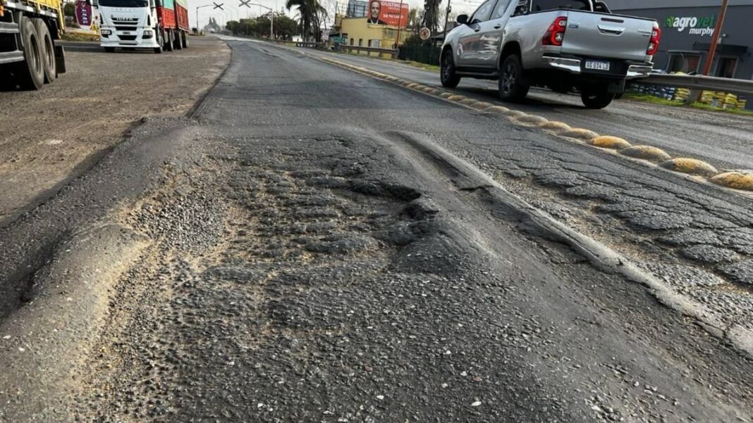 Ruta nacional en la provincia de Santa Fe con obras de mantenimiento vial