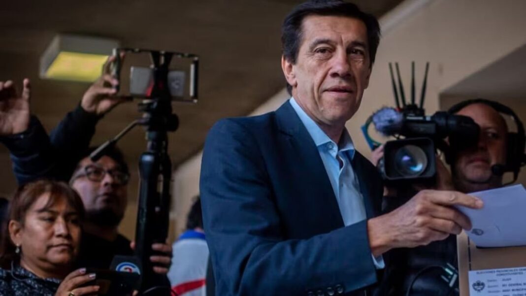 Carlos Sadir, gobernador de Jujuy, durante una entrevista televisiva