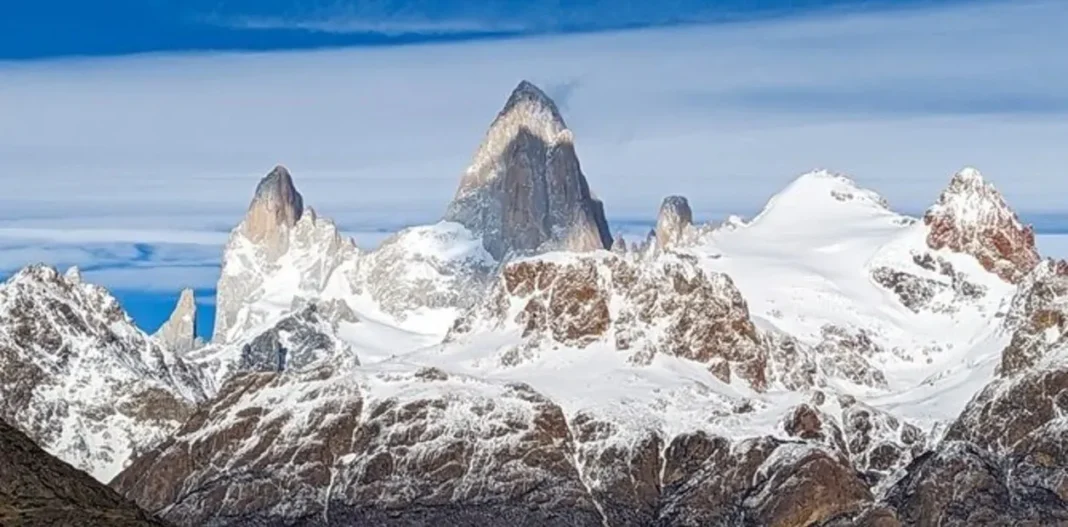 Vista del cerro Crestón en El Chaltén, Santa Cruz