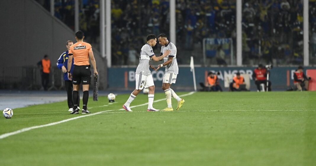Estadio Alberto J. Armando, La Bombonera, en un partido de Boca Juniors