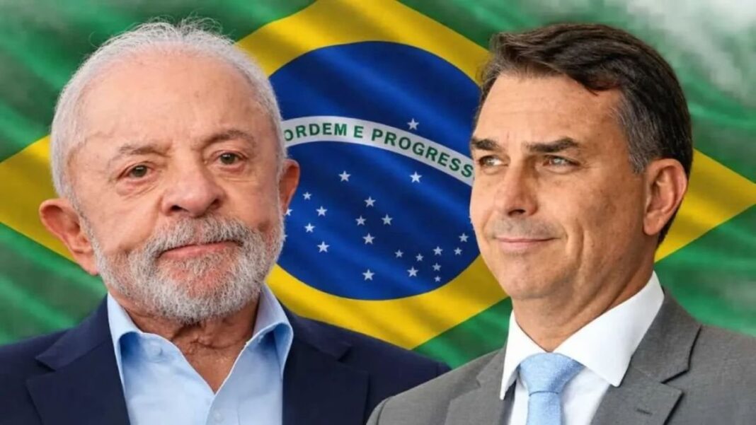 Urna electrónica y papeleta electoral en Brasil