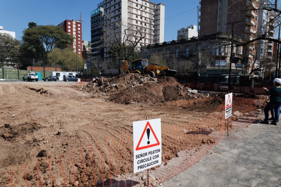 Obras en el predio ferroviario de Villa Urquiza para la construcción del nuevo parque