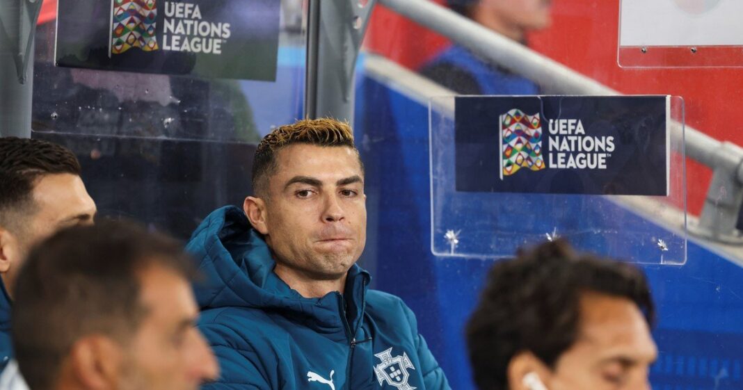 Cristiano Ronaldo abandonando el estadio Parken en Copenhague