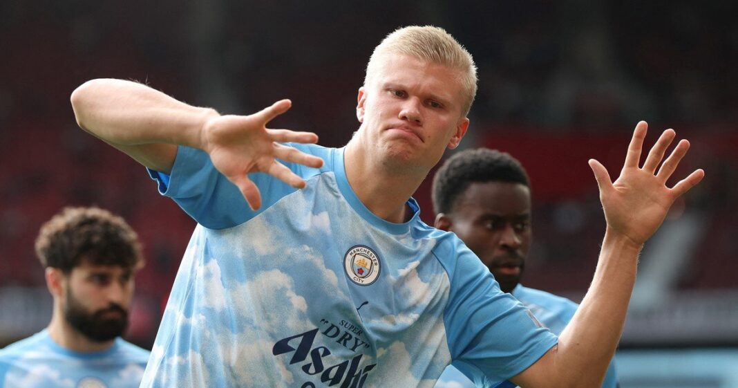 Erling Haaland durante un partido con la camiseta del Manchester City
