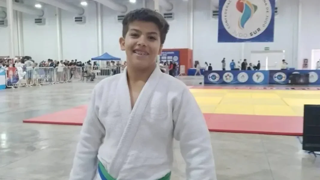 Ignacio Gabriel Zeballos, judoka rosarino de 14 años, durante un entrenamiento