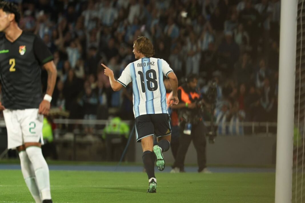 Jugadores de la Selección argentina celebrando un gol durante el amistoso contra Bolivia